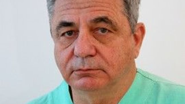 Доц. Славчев: Случаят е рядък и сложен, но жената с двойни органи и бебето ще имат нормален живот